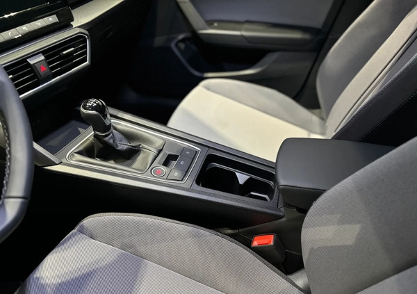 Seat Leon cena 125593 przebieg: 1, rok produkcji 2023 z Chociwel małe 379